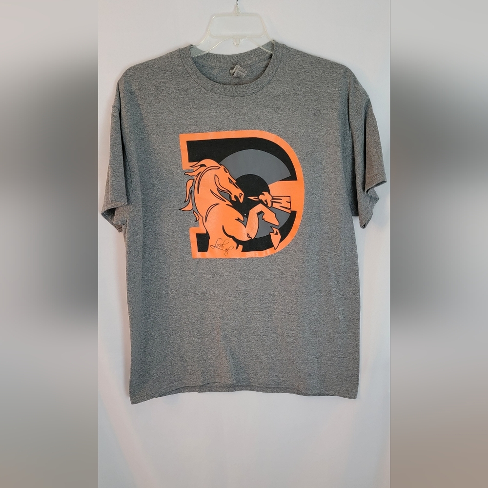 Denver Bronco T-Shirt Size XL
